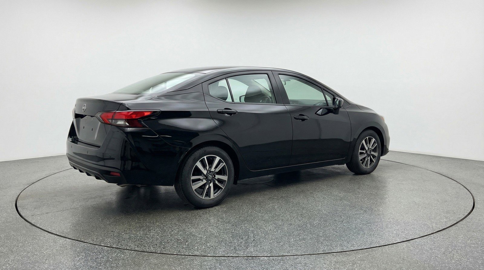 Used 2025 Nissan Versa SV FWD image 9