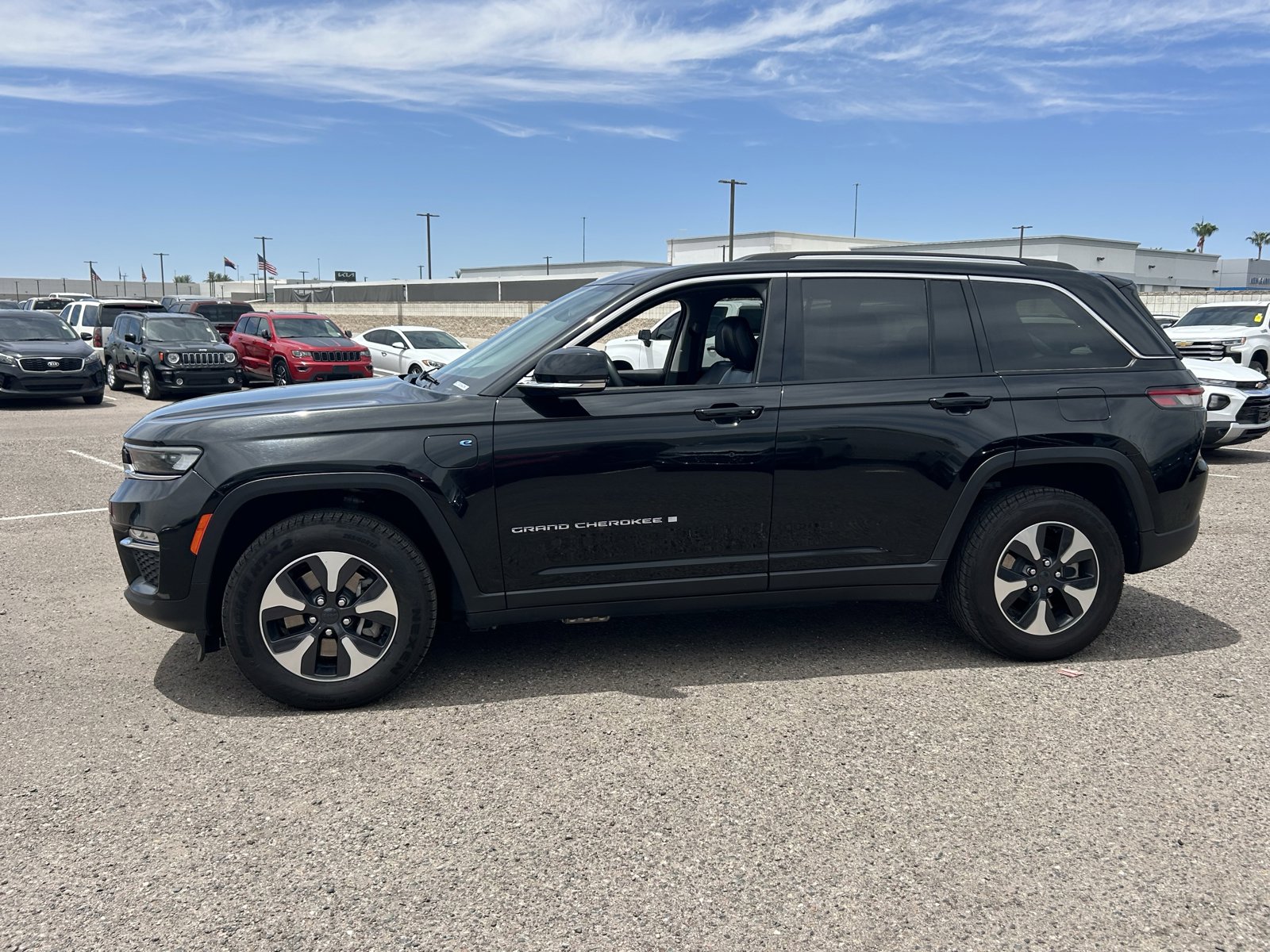 Used 2024 Jeep Grand Cherokee Limited 4xe AWD/4WD image 2