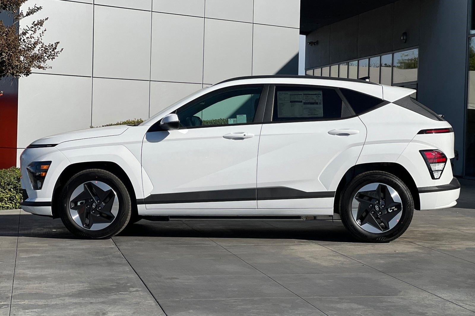 New 2025 Hyundai Kona SEL FWD image 7