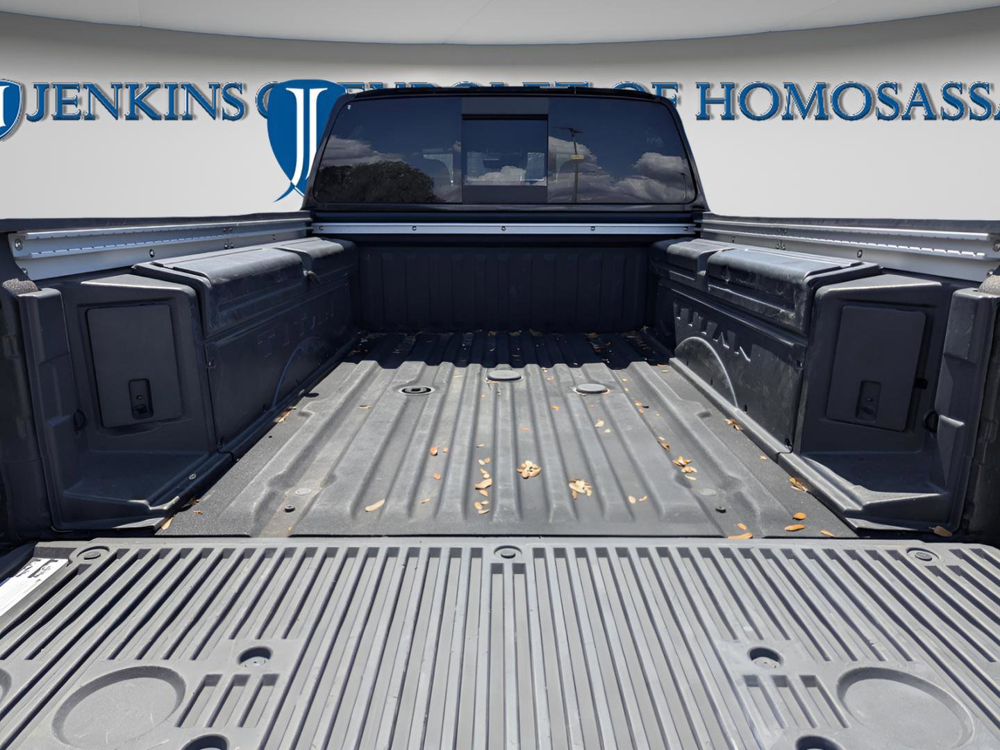 Used 2024 Nissan Titan PRO-4X w/ Pro-4x Convenience Package image 19