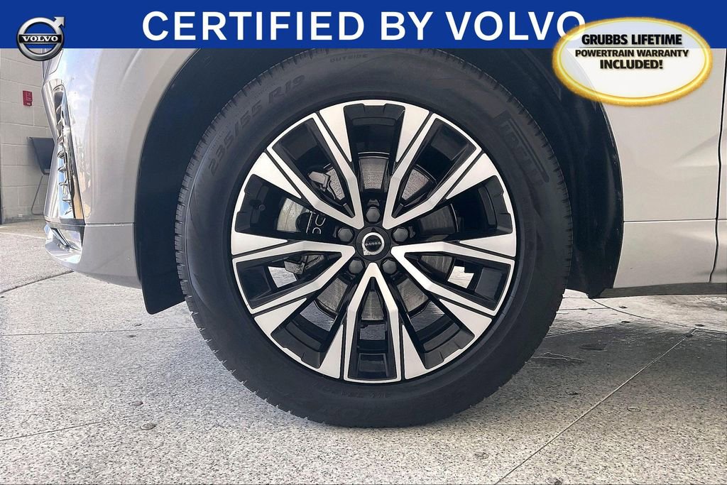 Used 2025 Volvo XC60 B5 Core image 12