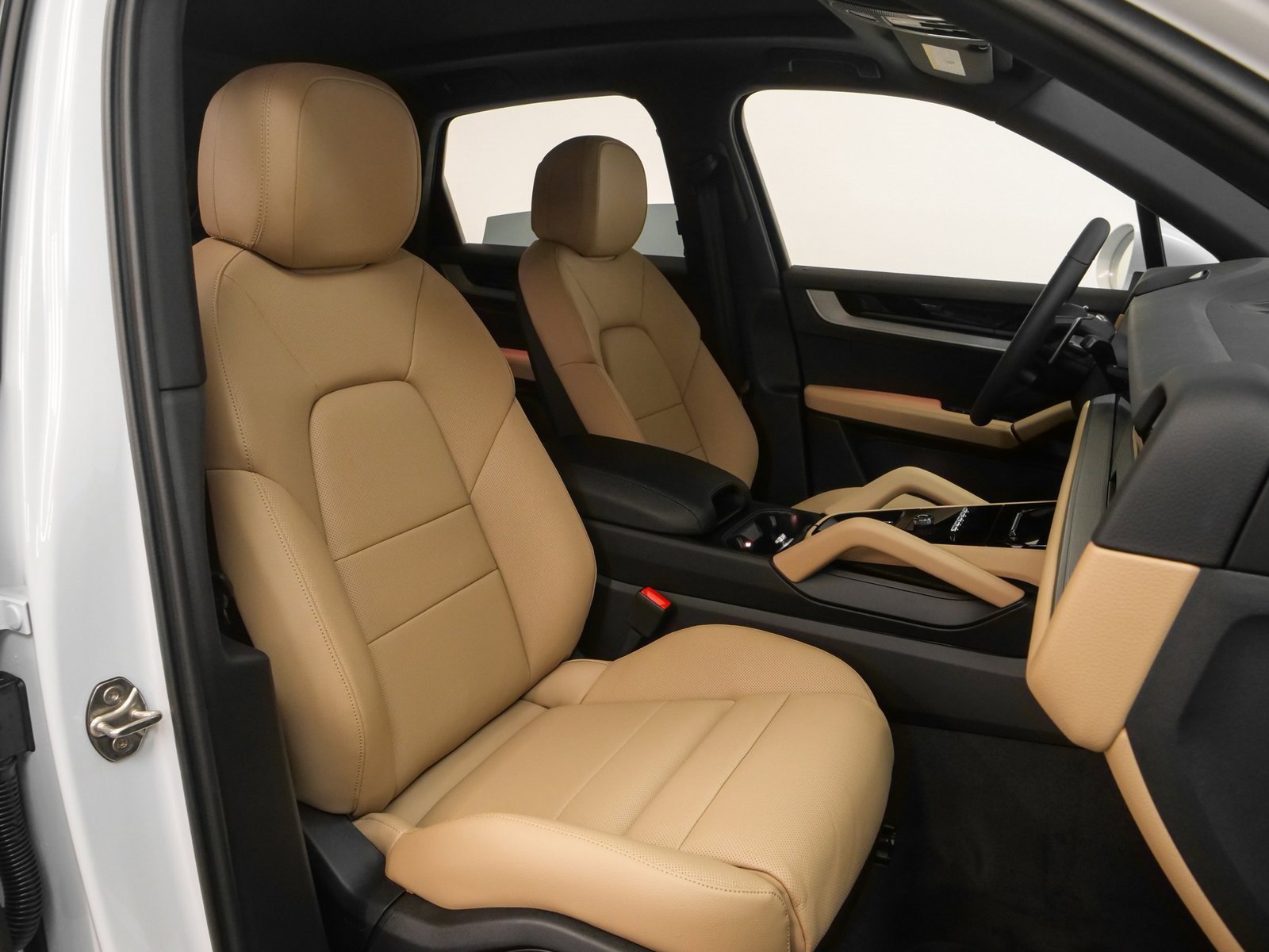 Used 2025 Porsche Cayenne image 20