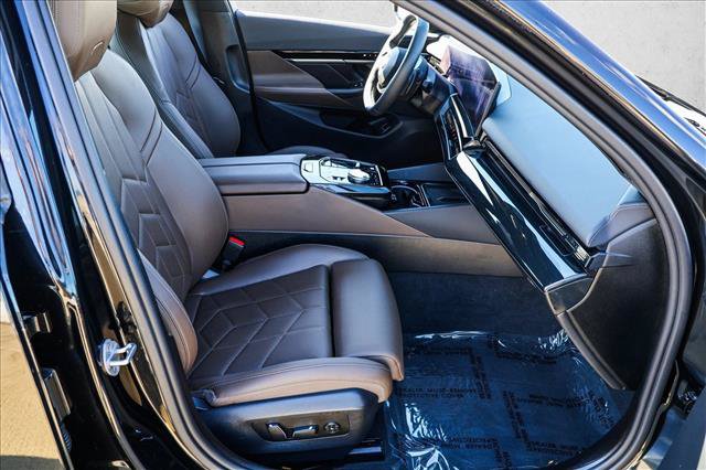 Certified 2024 BMW 530i xDrive w/ Convenience Package AWD/4WD image 27