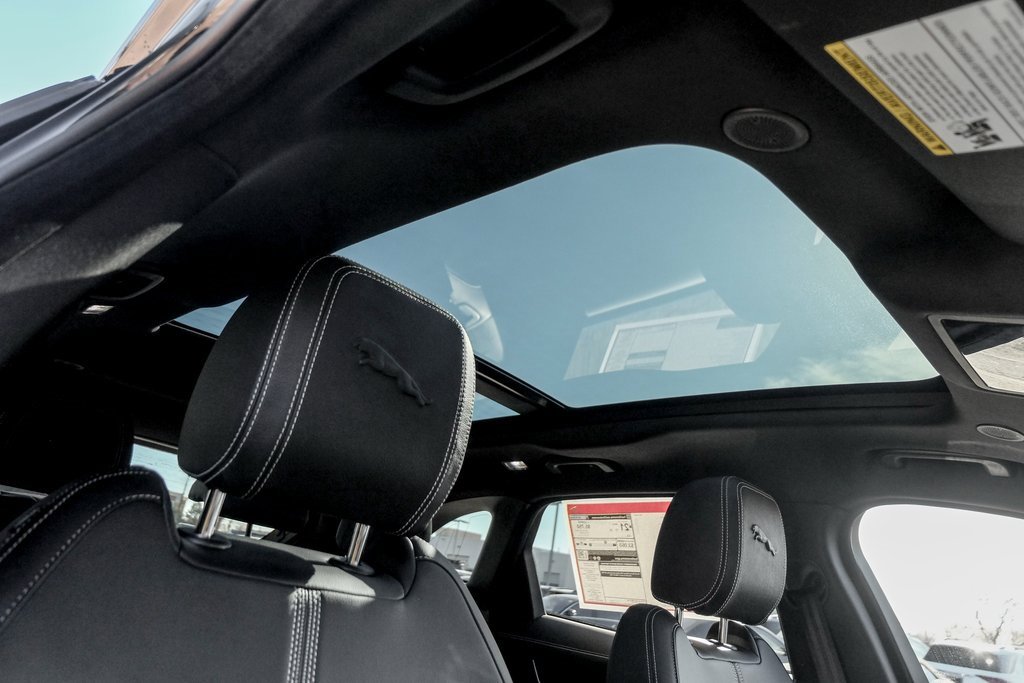 New 2025 Jaguar F-PACE R-Dynamic S image 21