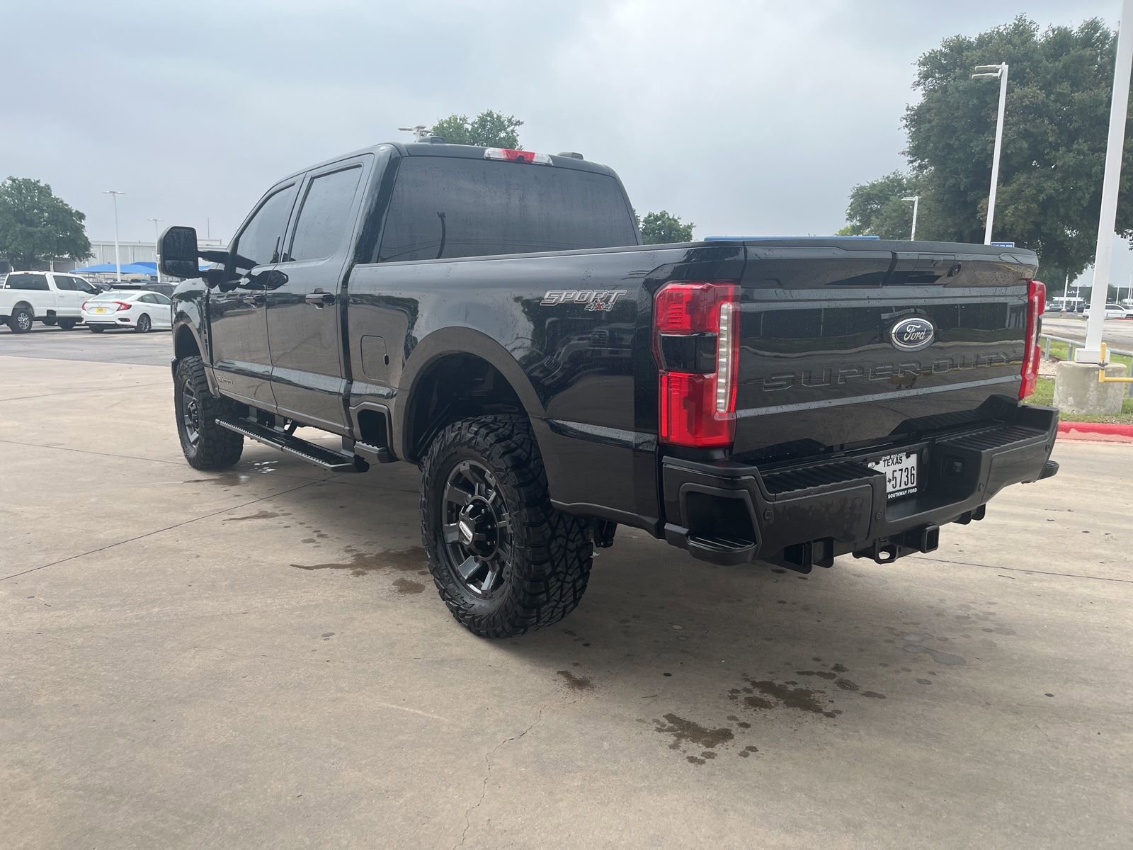 Used 2024 Ford F250 XLT w/ XLT Premium Package AWD/4WD image 2
