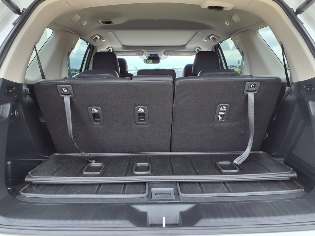 Certified 2024 Honda Pilot Touring image 10