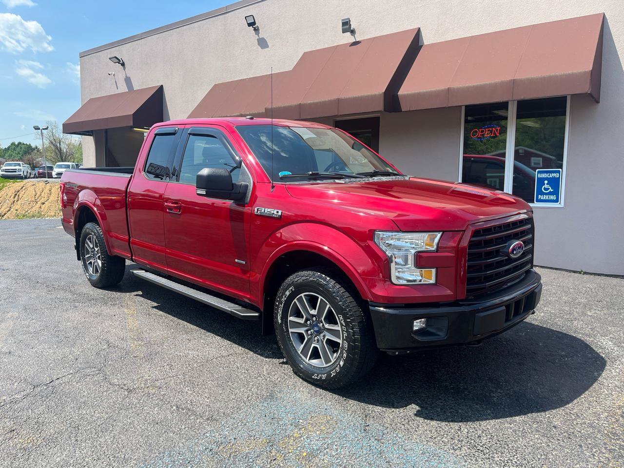 Used 2017 Ford F150 XLT w/ Equipment Group 302A Luxury AWD/4WD image 3