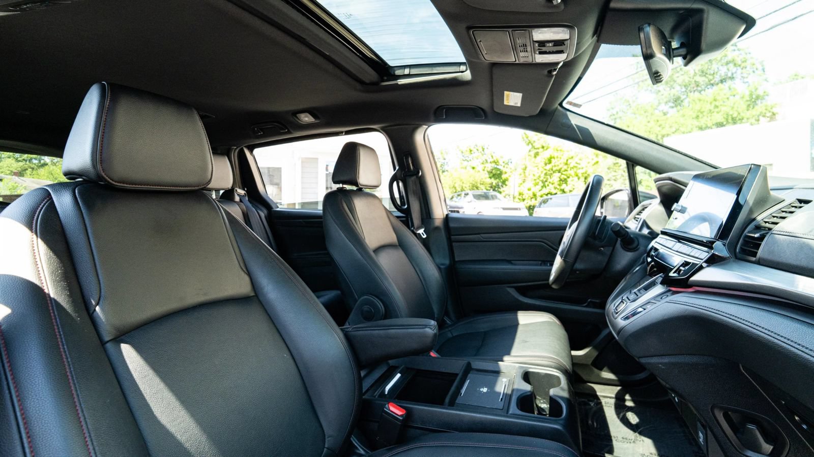 Used 2025 Honda Odyssey Sport-L image 10