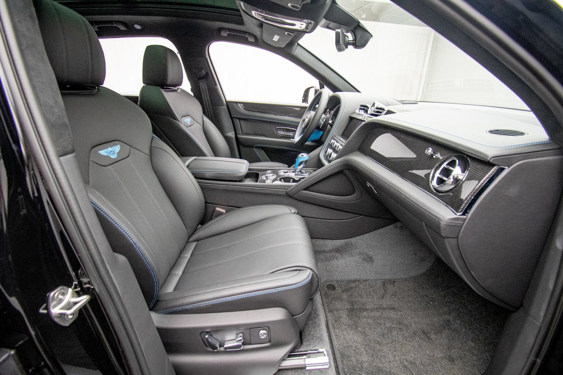 New 2026 Bentley Bentayga AWD/4WD image 13