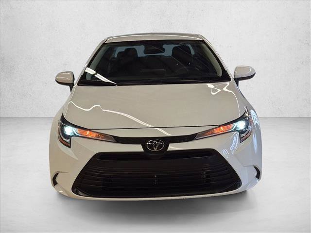 Used 2025 Toyota Corolla LE FWD image 2