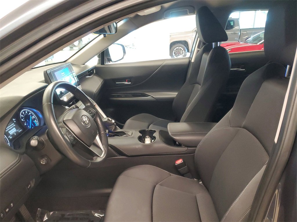 Used 2023 Toyota Venza LE image 15