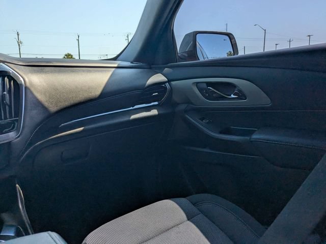 Used 2023 Chevrolet Traverse LT FWD image 18