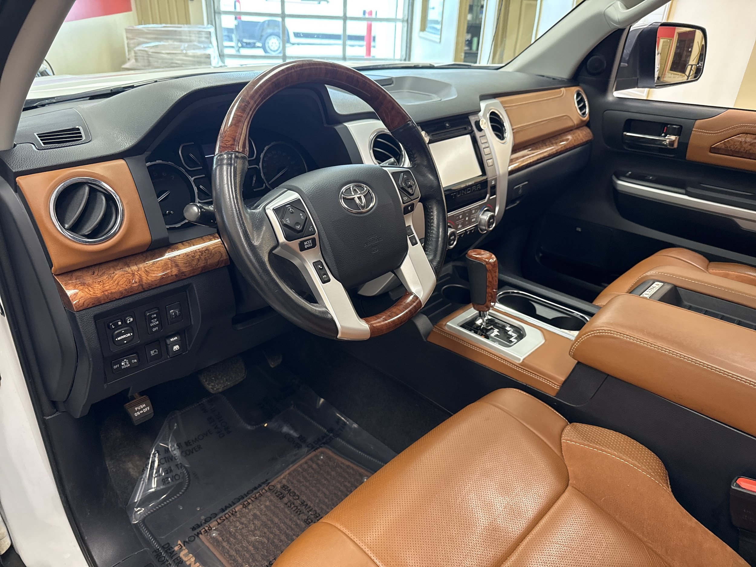 Used 2018 Toyota Tundra Platinum AWD/4WD image 9