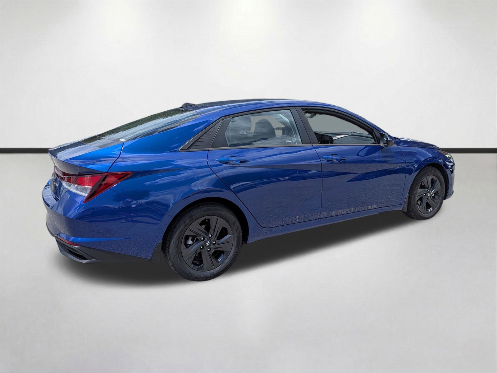 Used 2022 Hyundai Elantra SEL FWD image 4