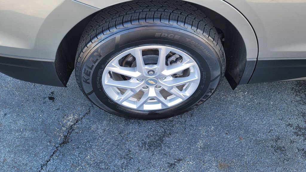 Used 2023 Chevrolet Equinox LS AWD/4WD image 13