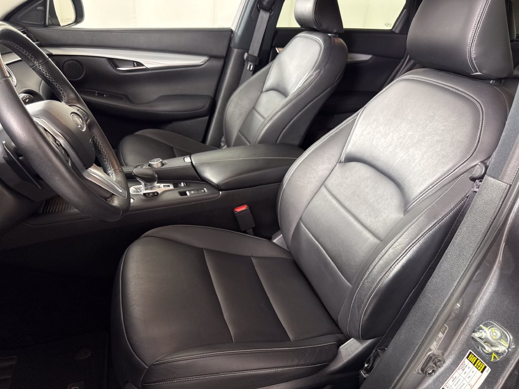 Used 2021 INFINITI QX50 Luxe FWD image 11