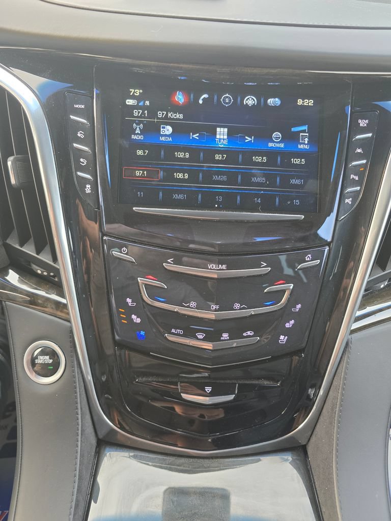Used 2020 Cadillac Escalade Platinum AWD/4WD image 25