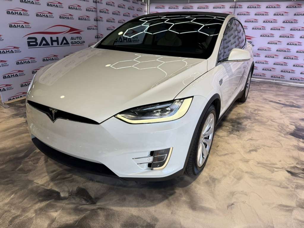 Used 2017 Tesla Model X 75D AWD/4WD image 2
