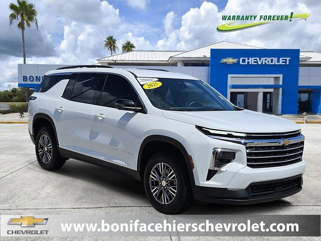 Used 2025 Chevrolet Traverse LT w/ Driver Confidence Package image 1