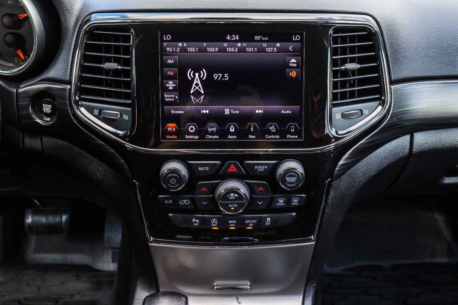 Used 2021 Jeep Grand Cherokee Laredo w/ Trailer Tow Group IV AWD/4WD image 28