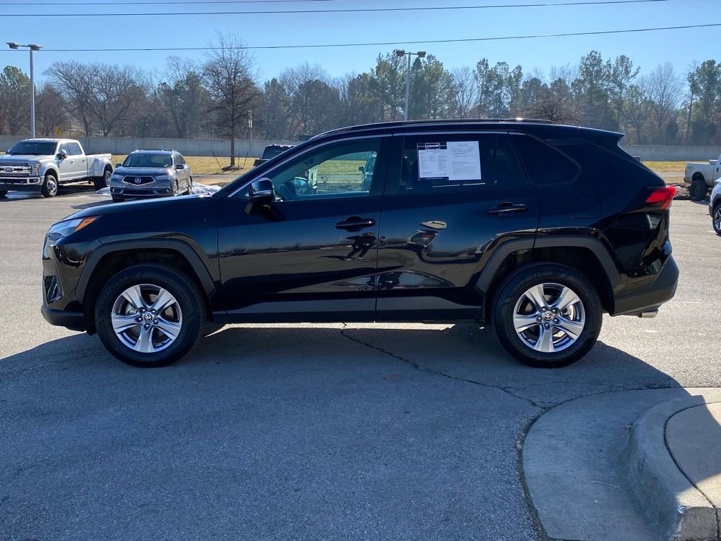 Used 2024 Toyota RAV4 XLE FWD image 4