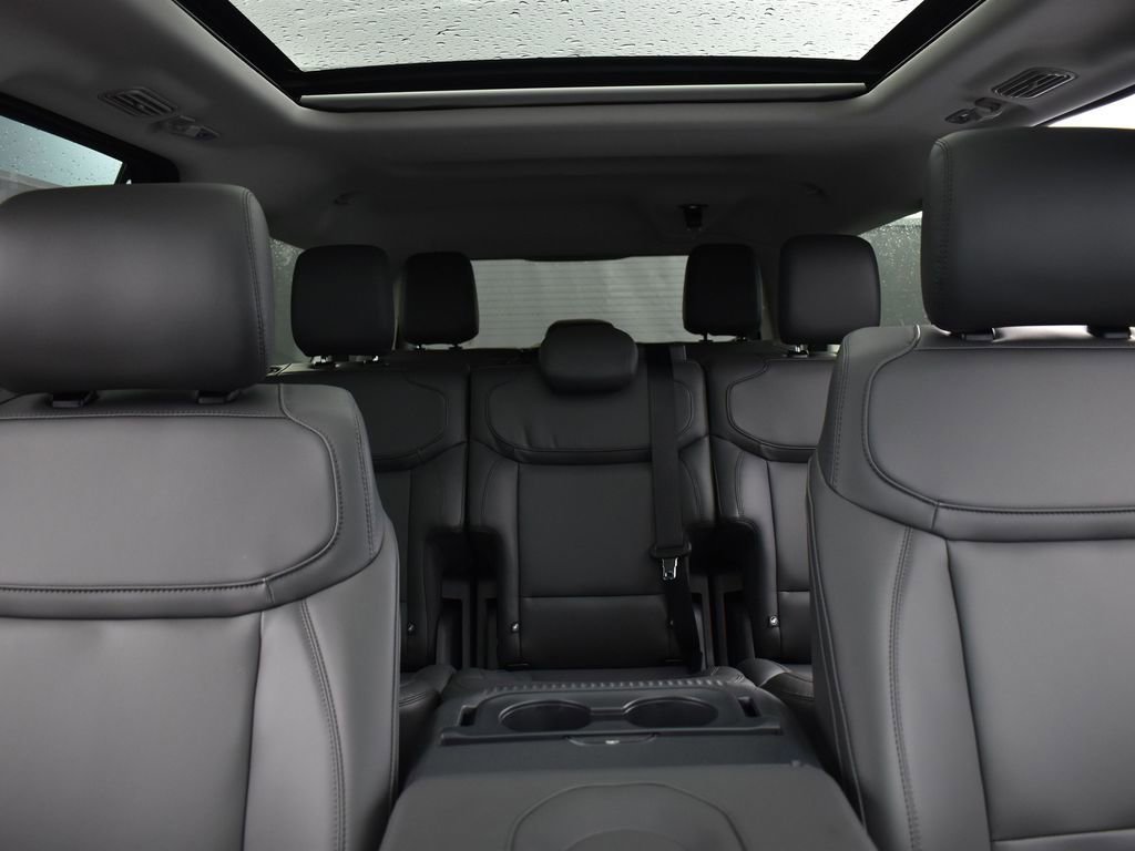New 2026 Ford Expedition Max Active image 16