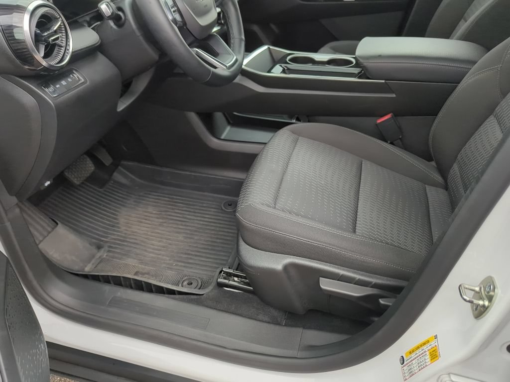 Used 2025 Chevrolet Equinox LT w/ Safety and Technology Package AWD/4WD image 32