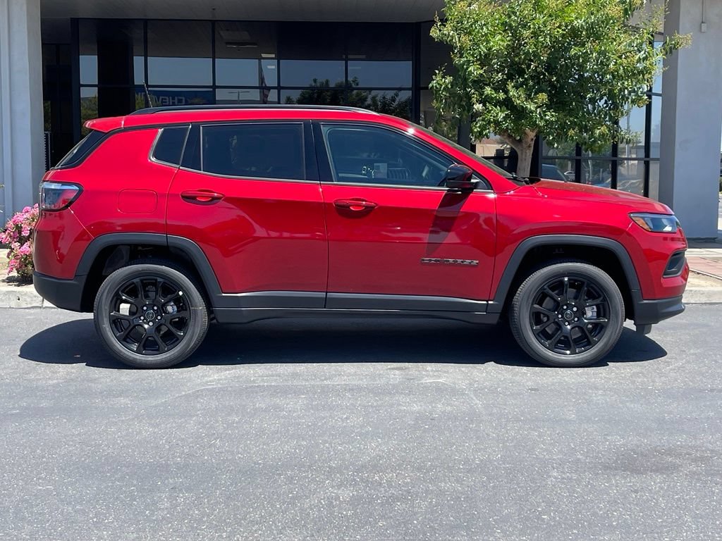 New 2026 Jeep Compass Latitude AWD/4WD image 3