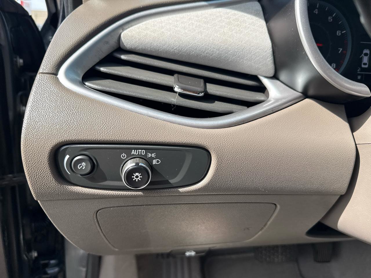 Used 2019 Chevrolet Malibu LS FWD image 23