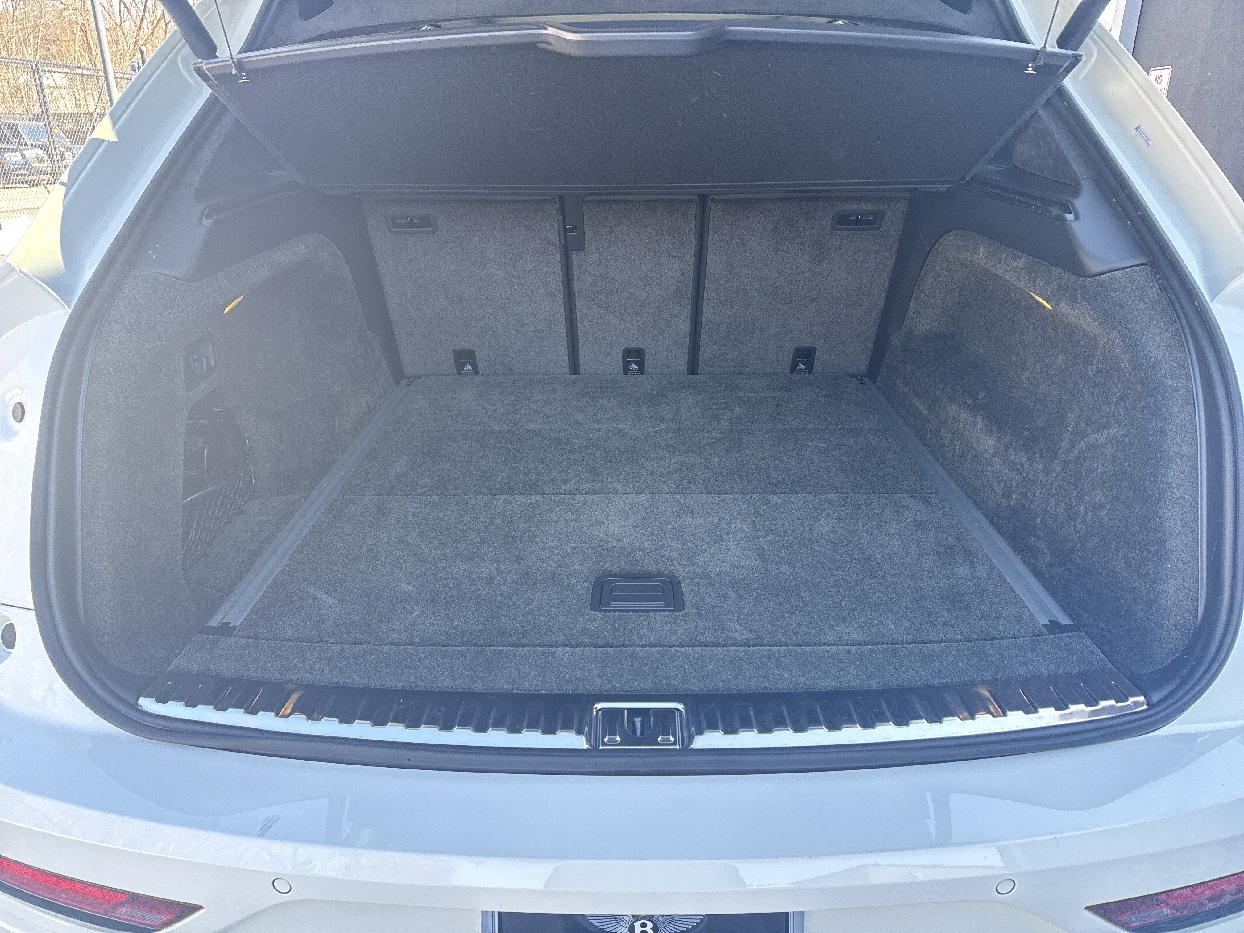 Used 2022 Bentley Bentayga S image 29