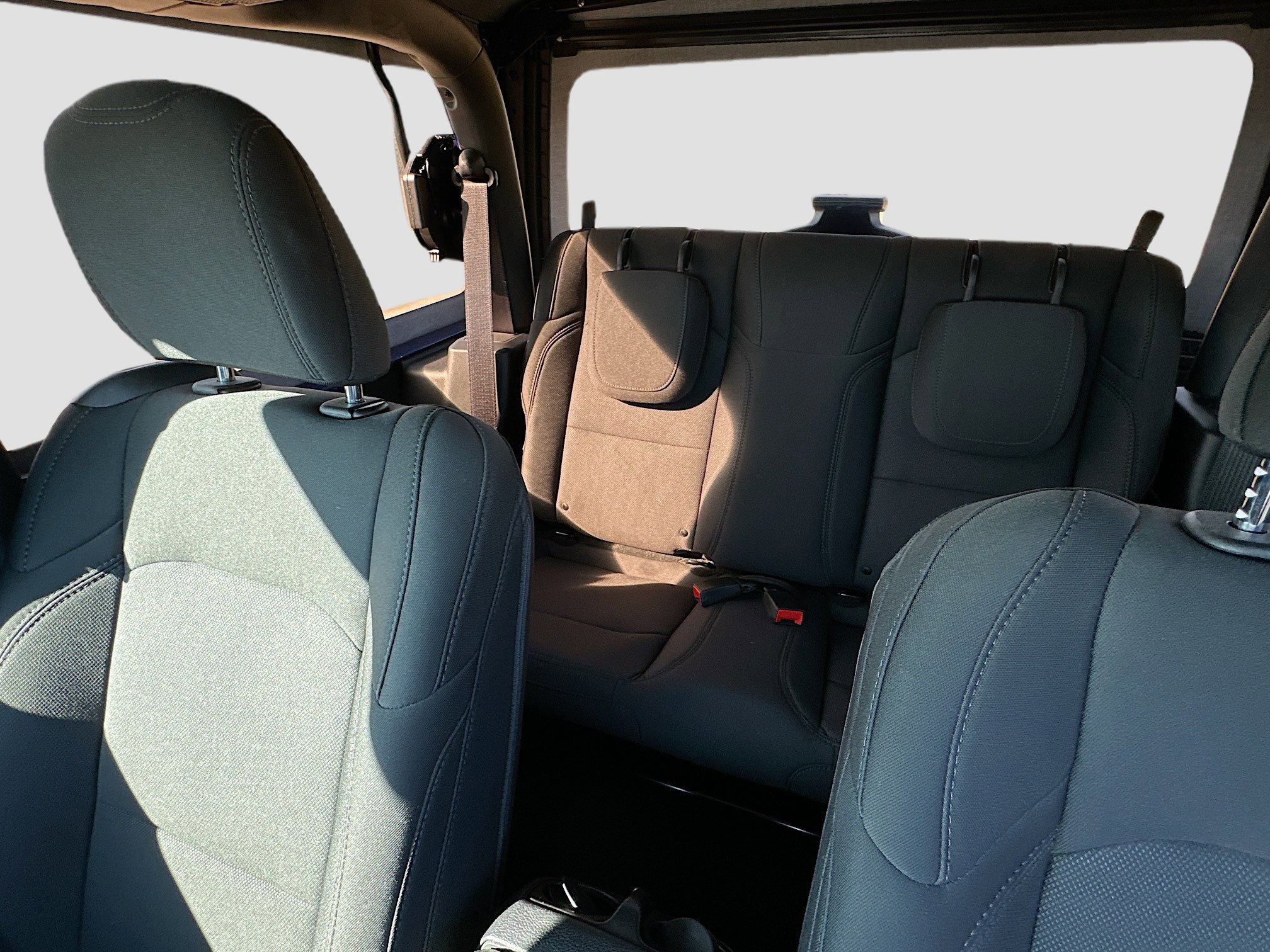 Used 2019 Jeep Wrangler Sport image 21