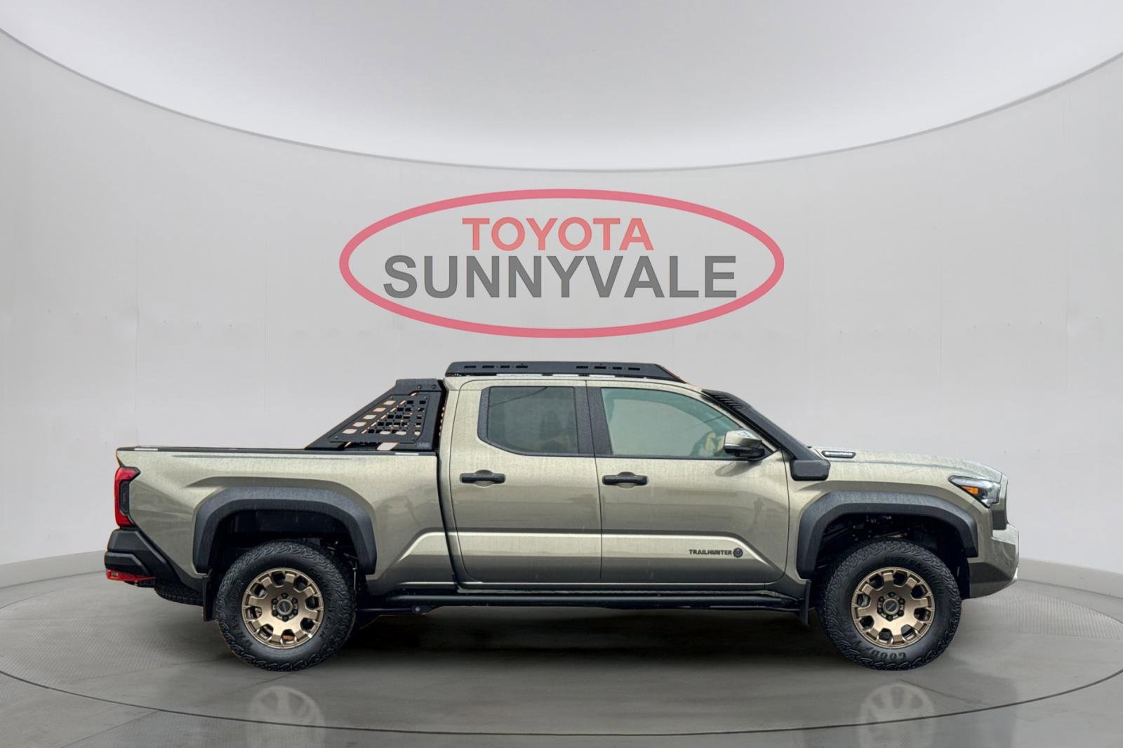 Used 2024 Toyota Tacoma Trailhunter image 9