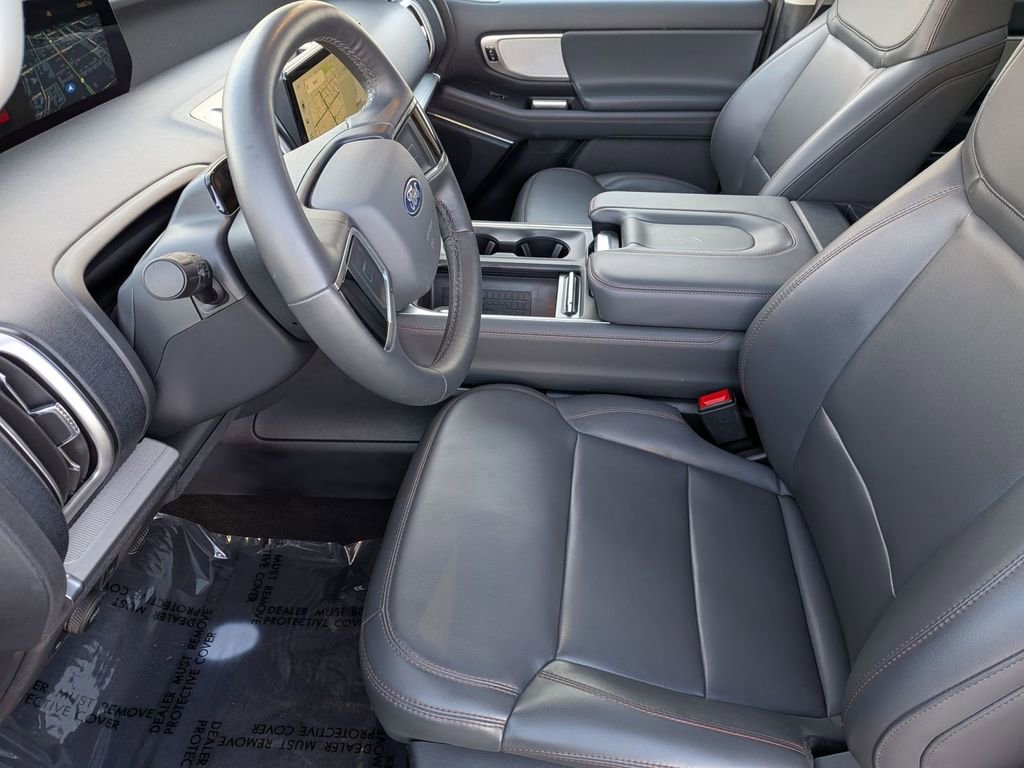 Used 2025 Ford Expedition Max Active AWD/4WD image 17