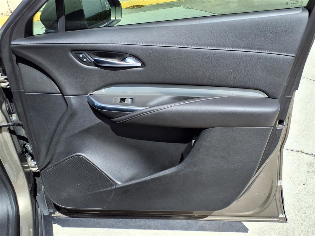 Used 2020 Cadillac XT4 Premium Luxury FWD image 11