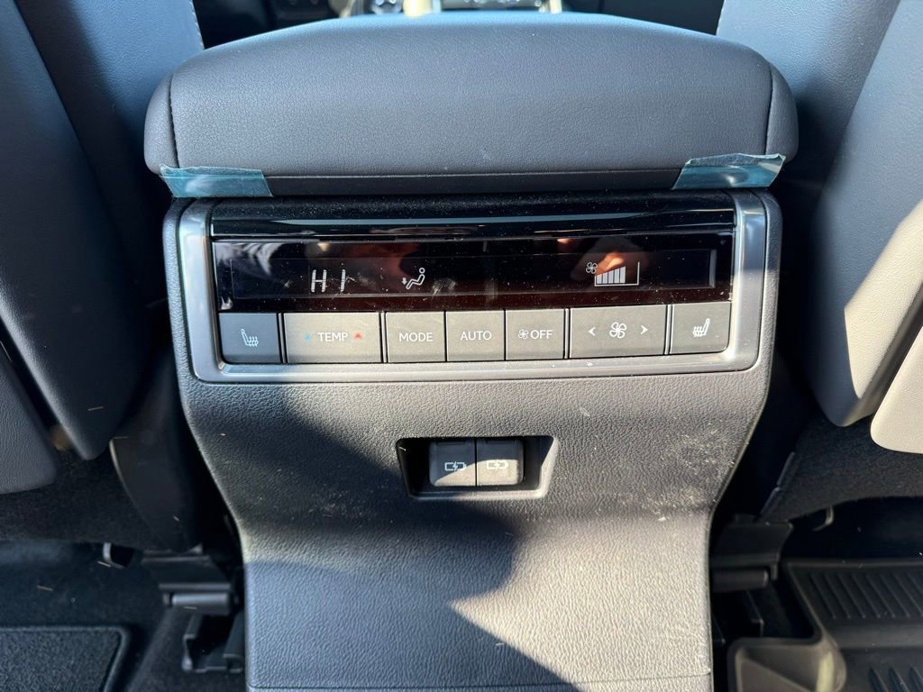 Certified 2024 Lexus GX 550 w/ Accessory Package (2T) image 17