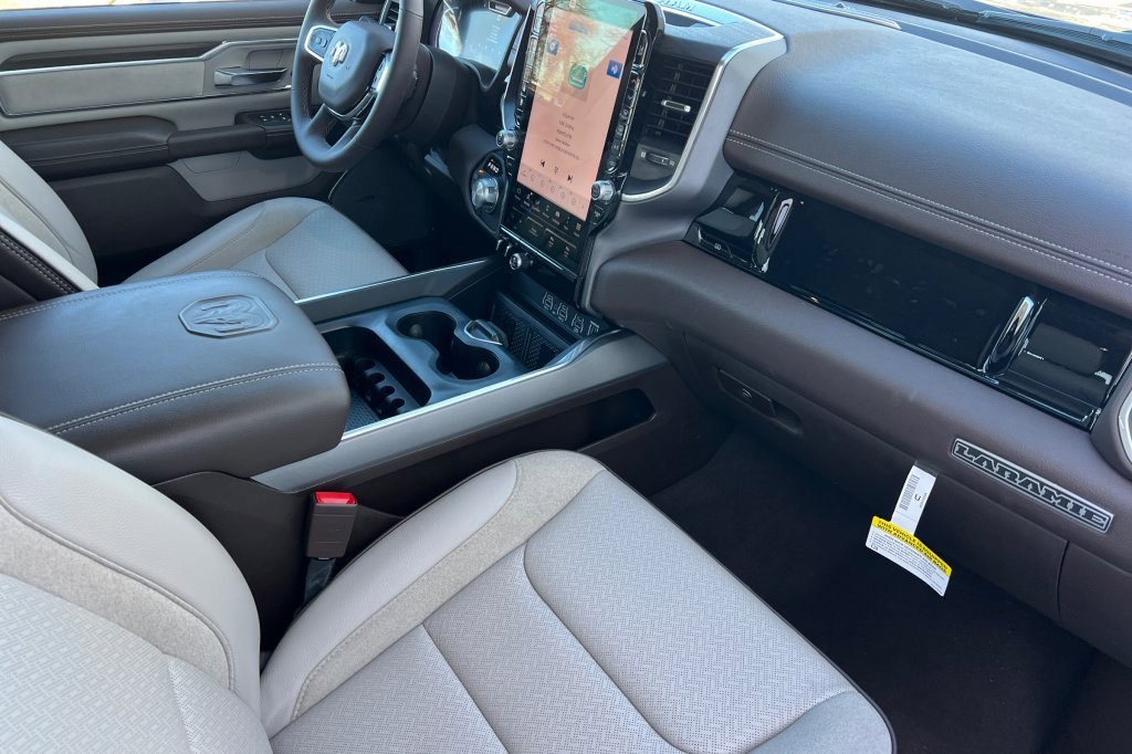 Used 2025 RAM 1500 Laramie image 12