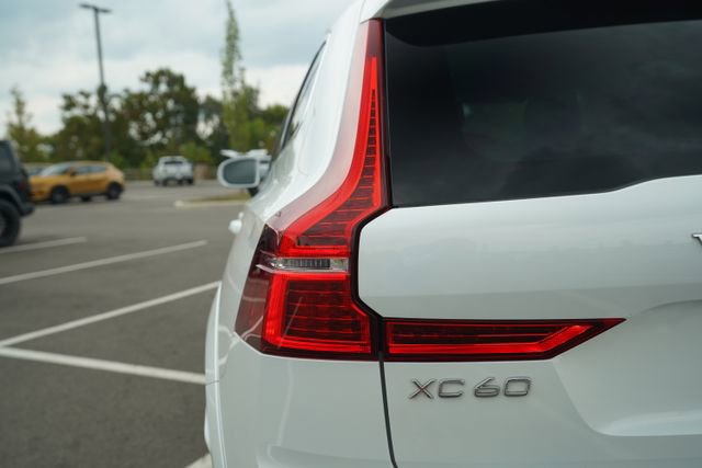 Used 2023 Volvo XC60 T8 Ultimate w/ Climate Package image 34