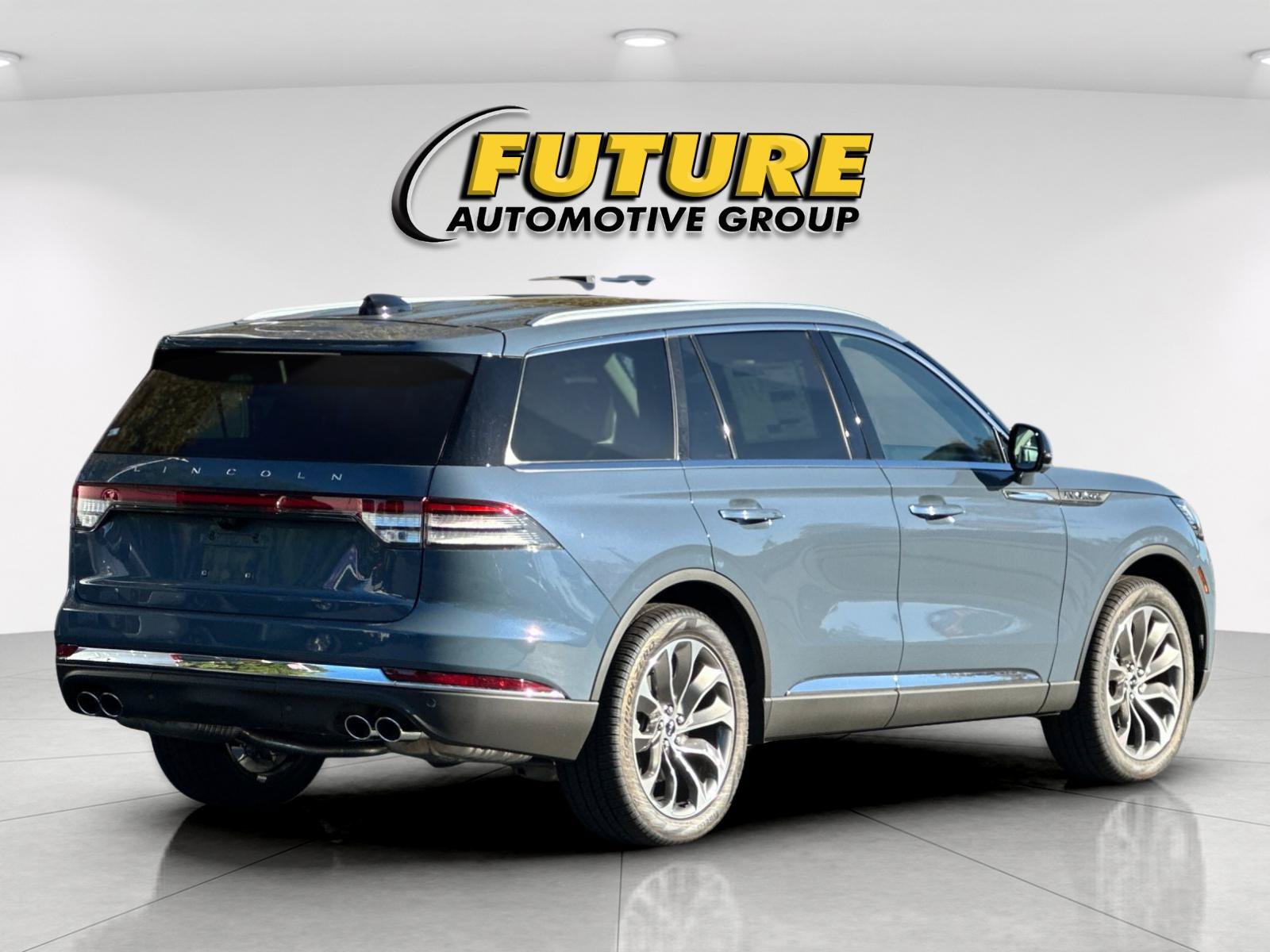 New 2026 Lincoln Aviator Reserve AWD/4WD image 3