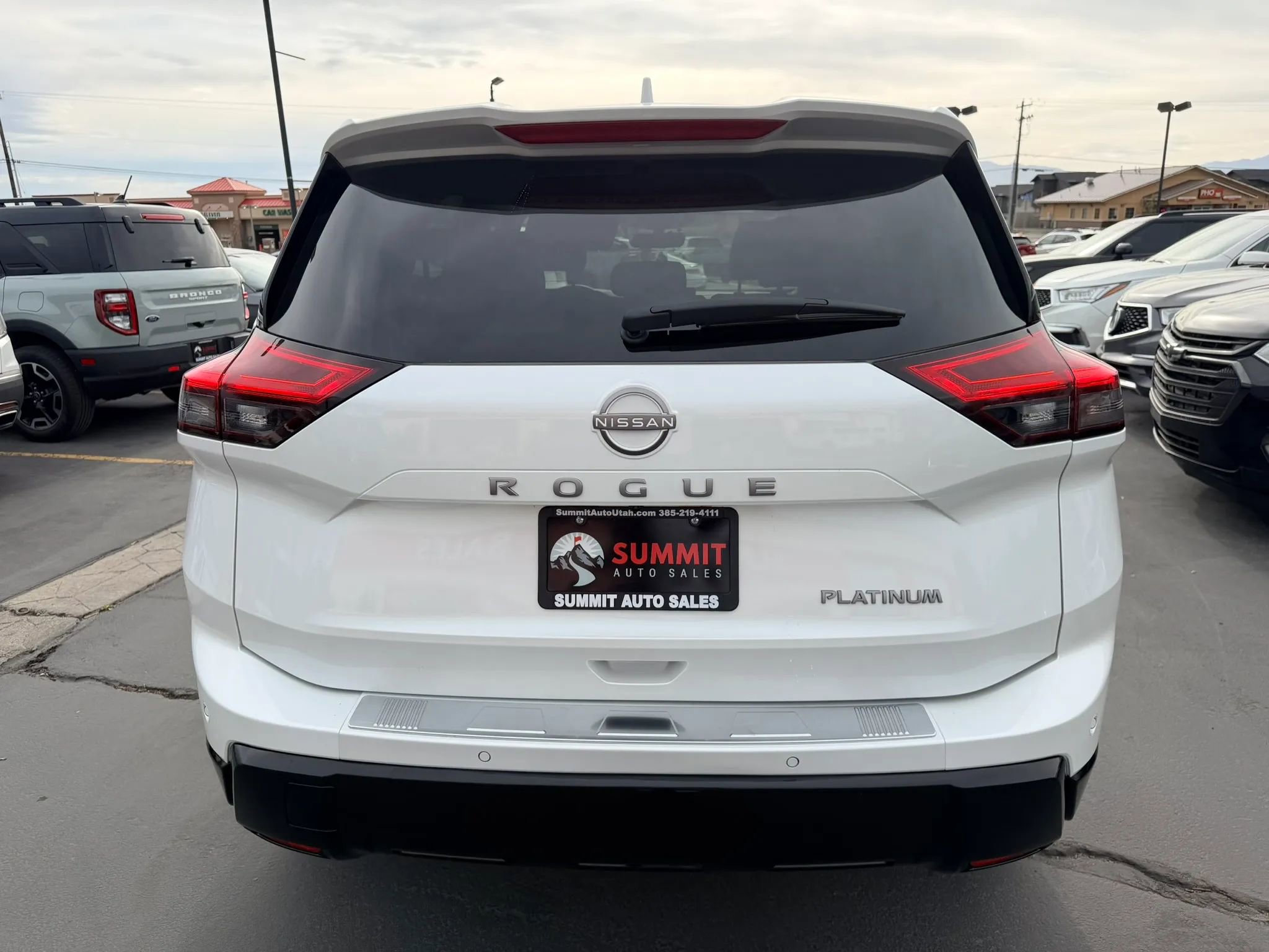 Used 2024 Nissan Rogue Platinum w/ Platinum Premium Package image 5