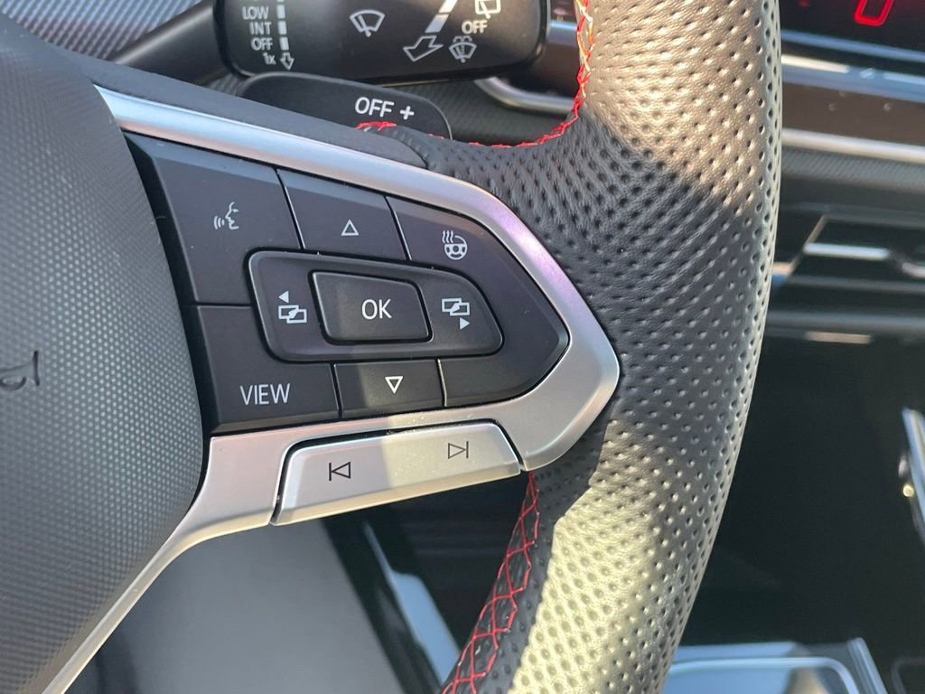 Used 2025 Volkswagen GTI SE image 28