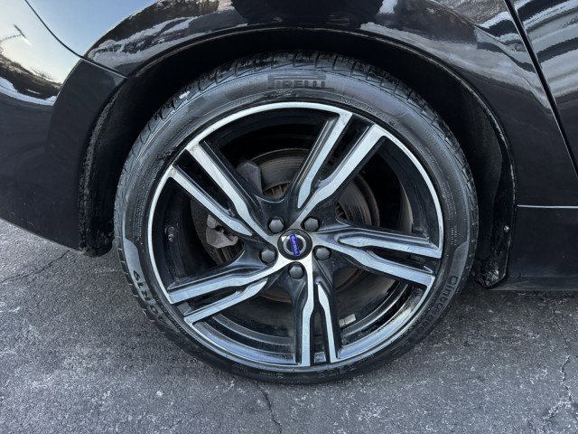 Used 2017 Volvo S60 T6 R-Design Platinum w/ Climate Package image 37