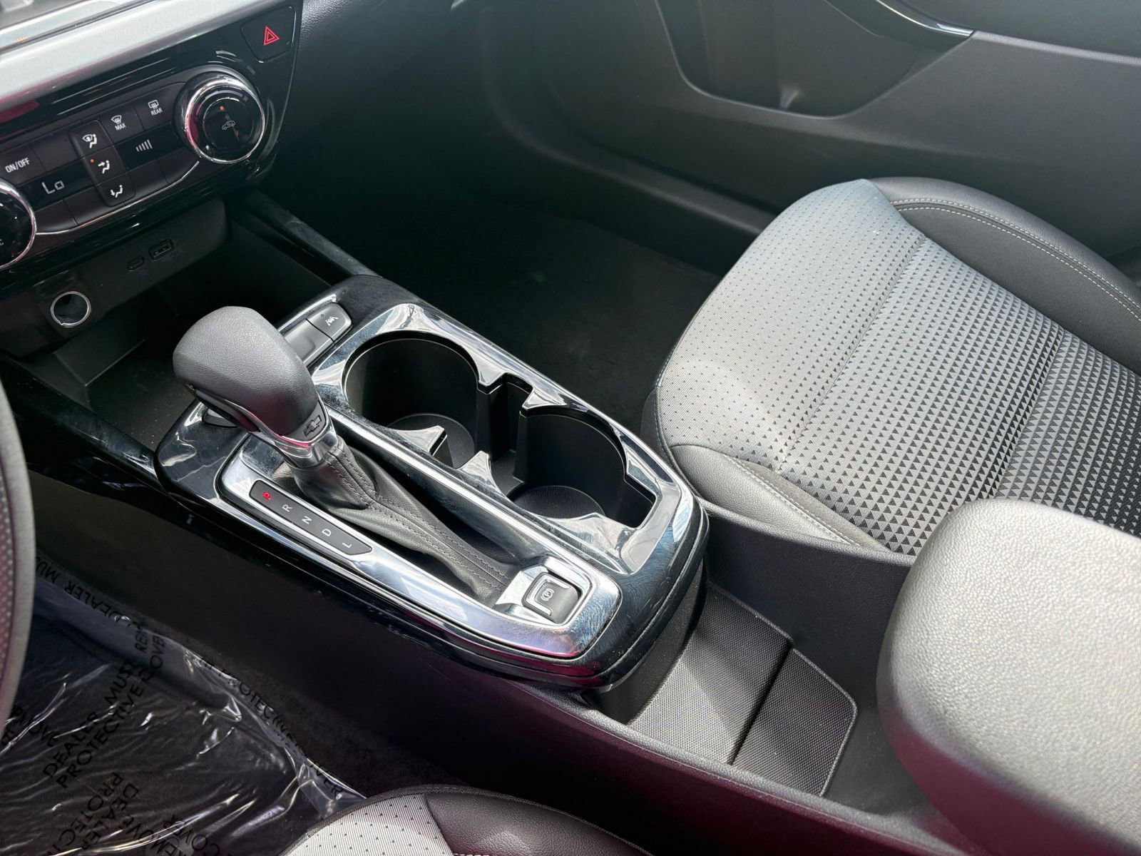 Used 2025 Chevrolet Trax LT image 40