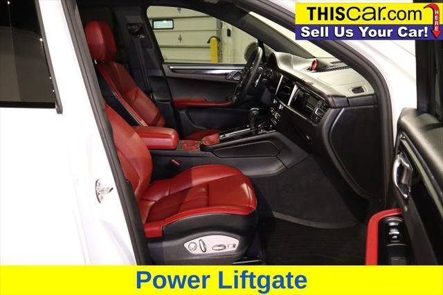 Used 2025 Porsche Macan Turbo AWD/4WD image 28