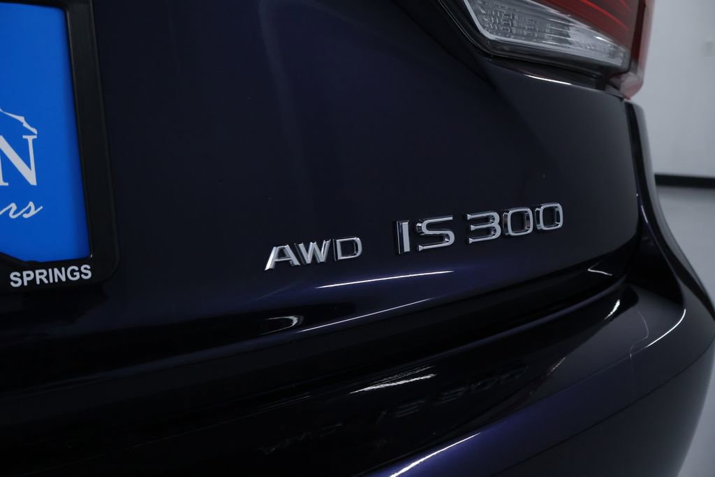 Used 2017 Lexus IS 300 AWD image 10