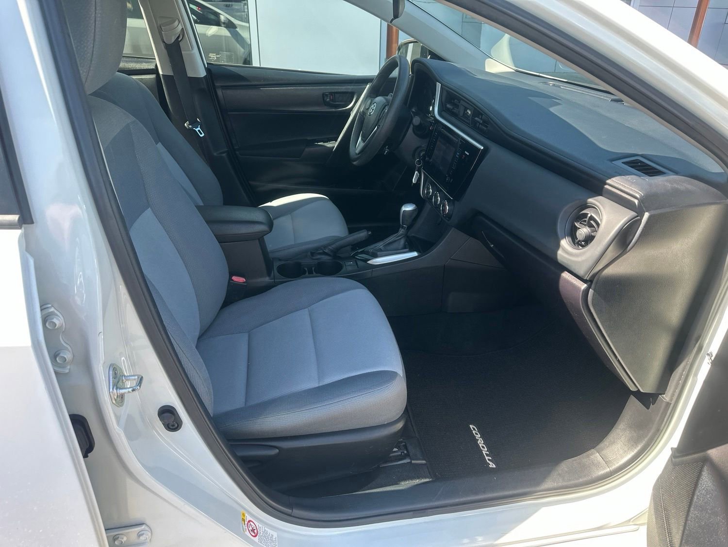 Used 2017 Toyota Corolla L FWD image 8