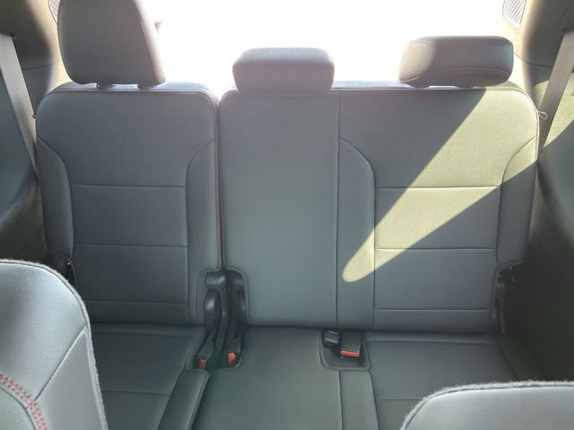 Used 2024 Chevrolet Traverse RS AWD/4WD image 23