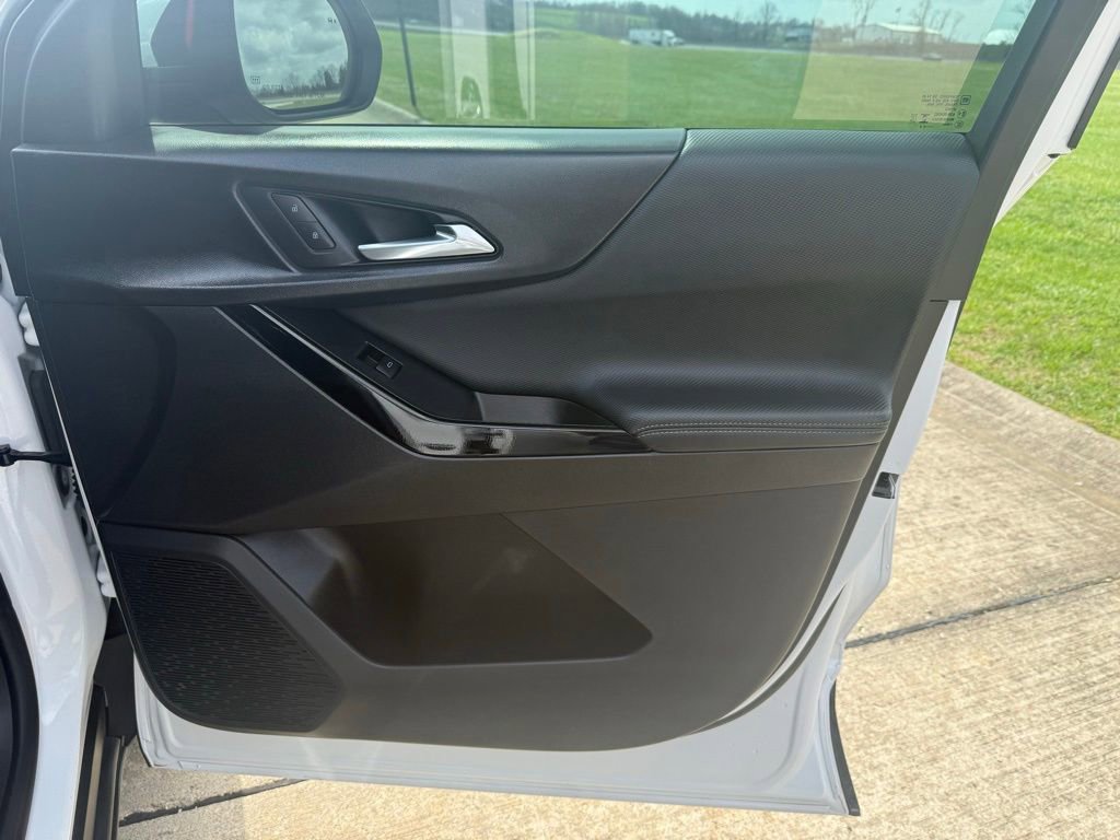 Used 2025 Chevrolet Equinox LT image 21
