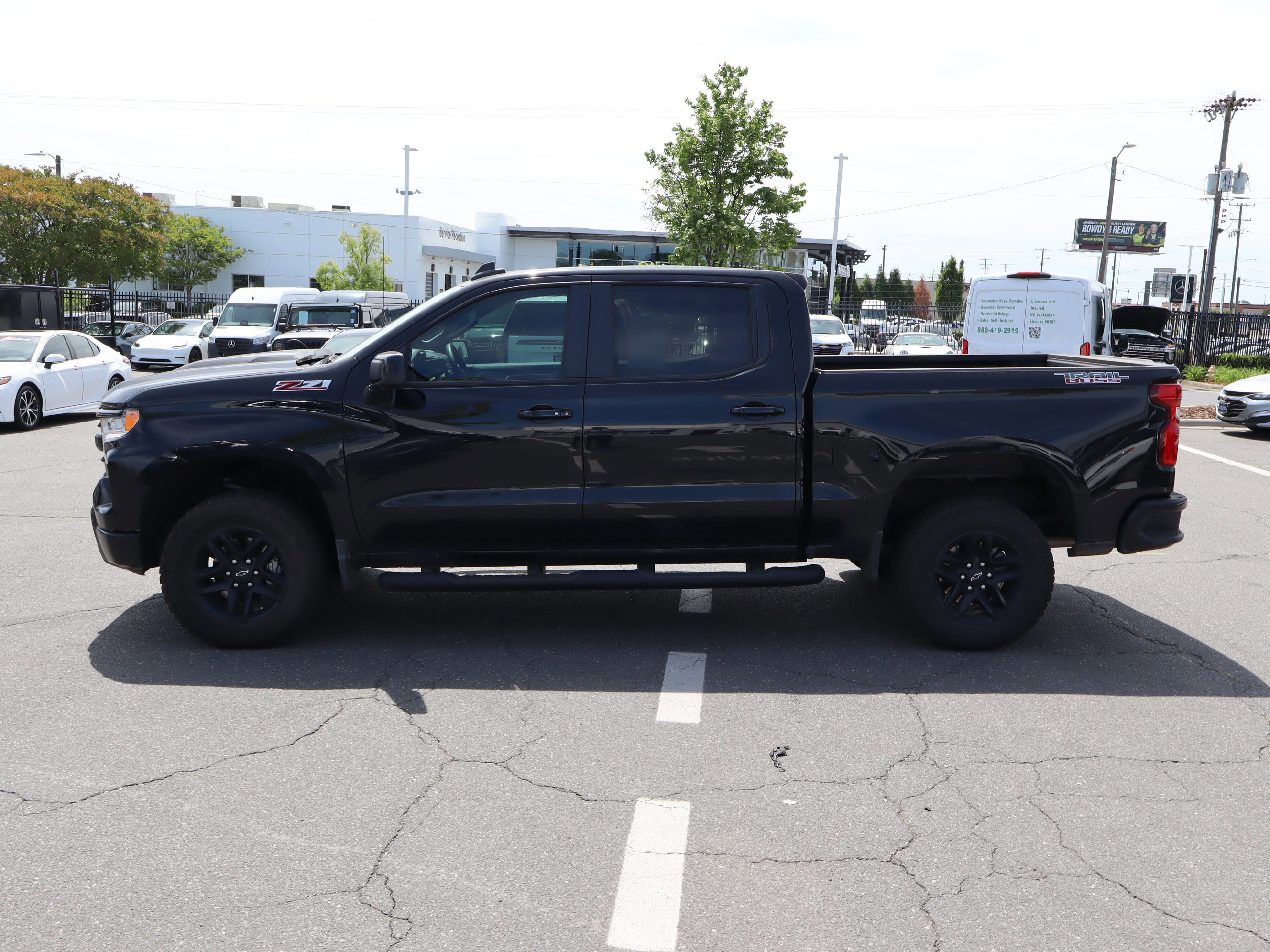 Used 2024 Chevrolet Silverado 1500 LT Trail Boss w/ Convenience Package II AWD/4WD image 18