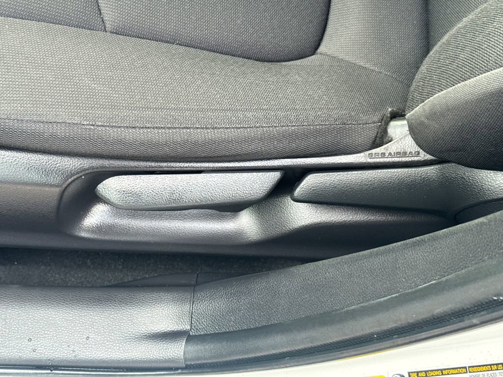 Used 2020 Toyota Corolla LE FWD image 43