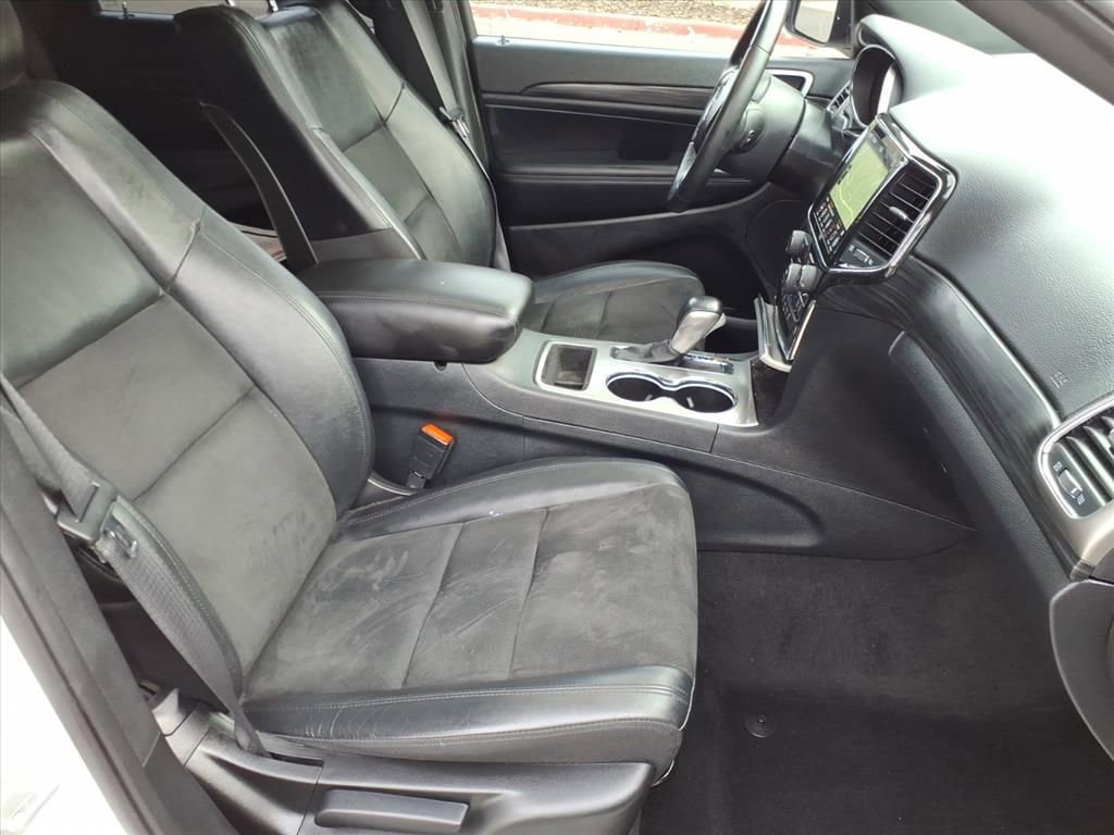 Used 2022 Jeep Grand Cherokee Laredo X image 3